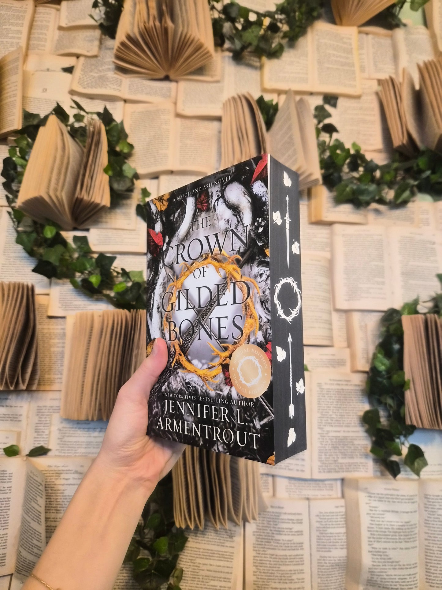 The Crown of Gilded Bones by Jennifer L. Armentrout - Special Edition Paperback